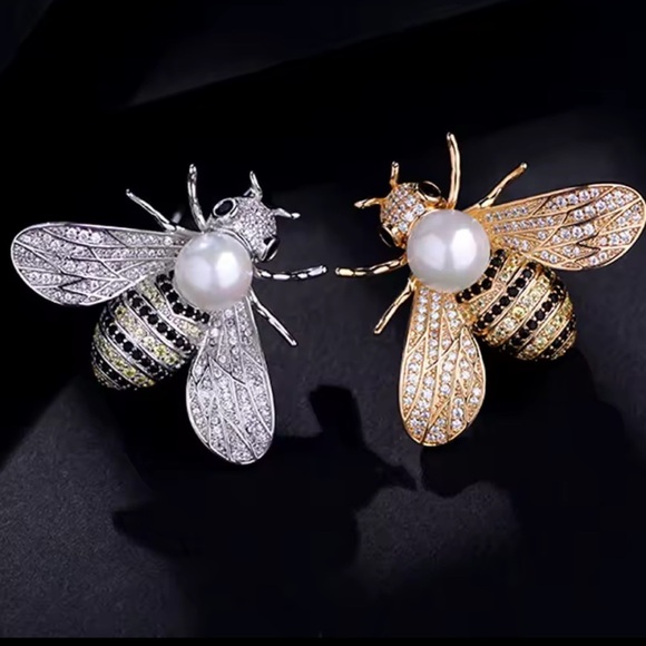 Queen bees unique pearls Gold and Silver Bee Brooch - Picture 4 of 8